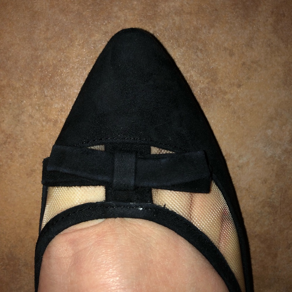 NEW BCBG Pointed-toe Ballet Flats NIB BLACK - Picture 3 of 4